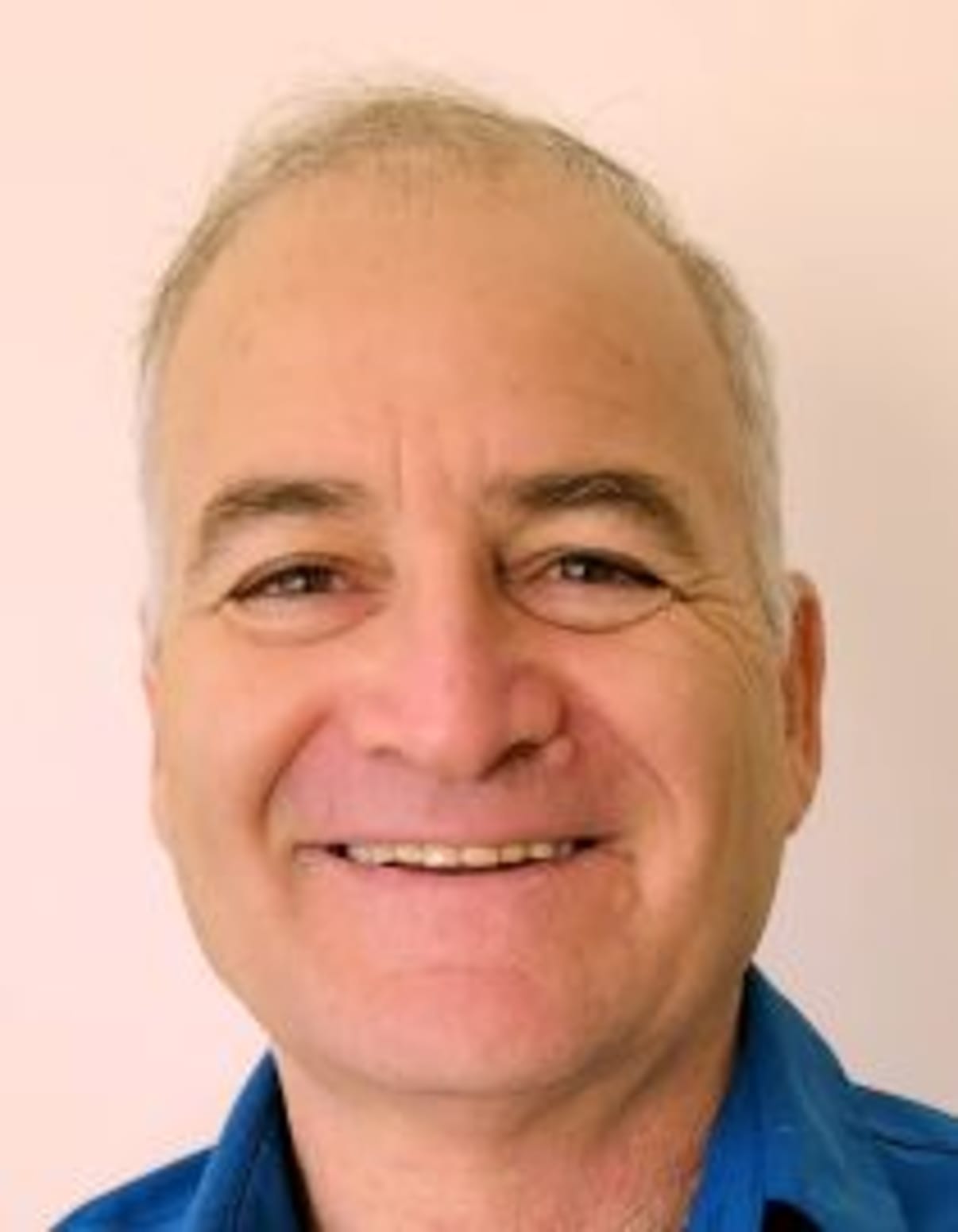 תמונת פורטרט של בעל המקצוע