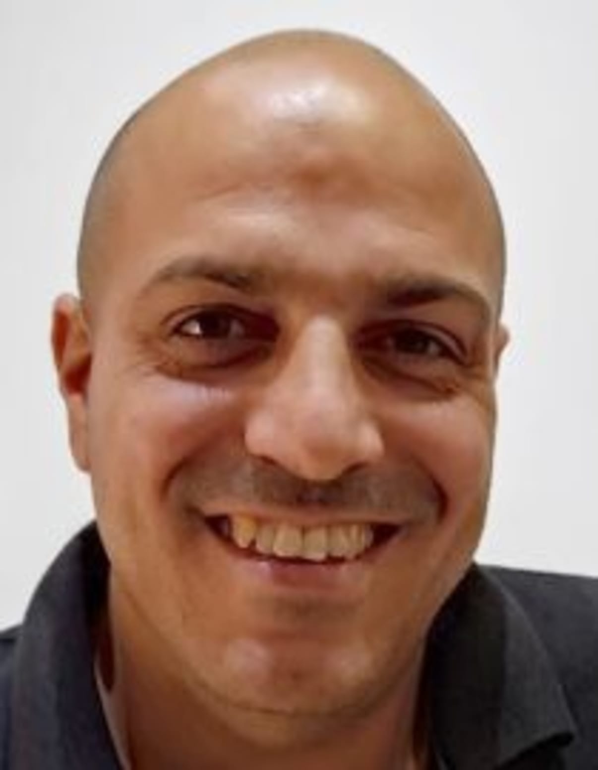 תמונת פורטרט של בעל המקצוע