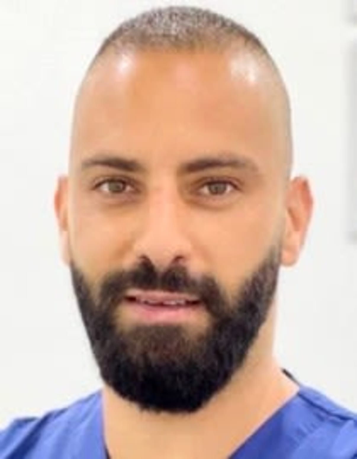 תמונת פורטרט של בעל המקצוע