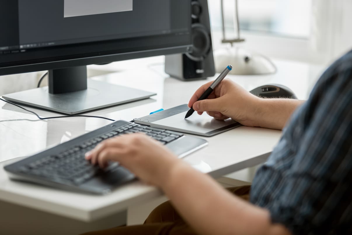 עיצוב רול אפ אצל מעצב גרפי