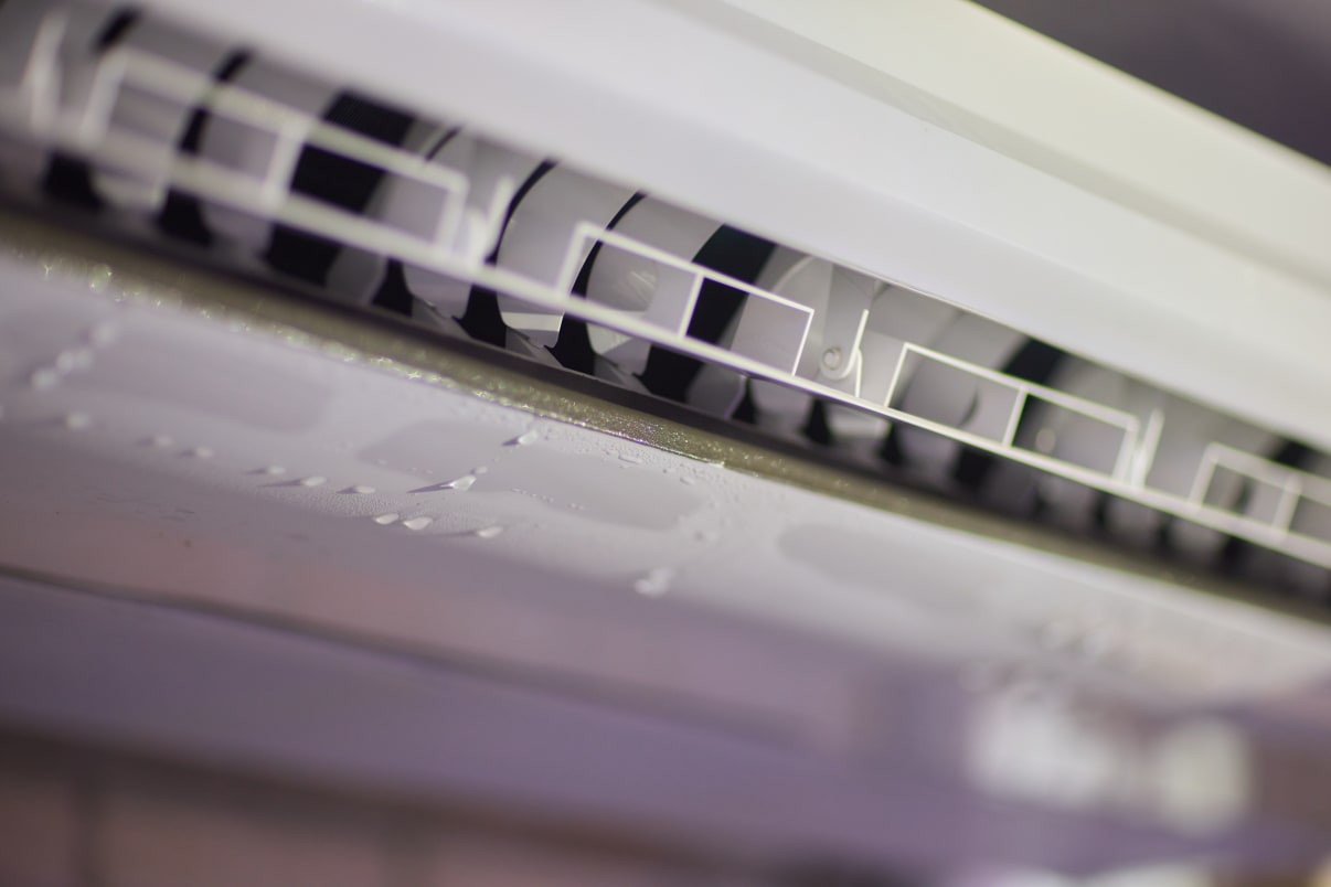 מזגן מטפטף מזגן מטפטף