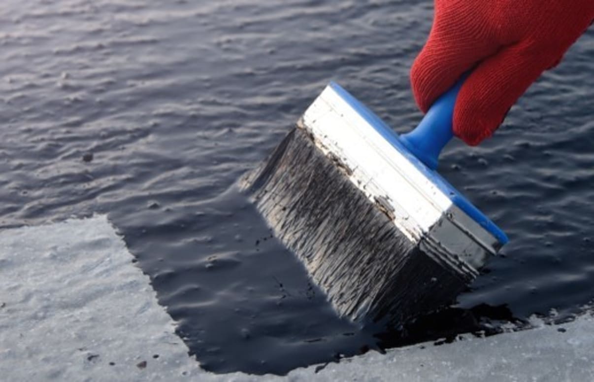 איטום גגות בחומר ביטומני