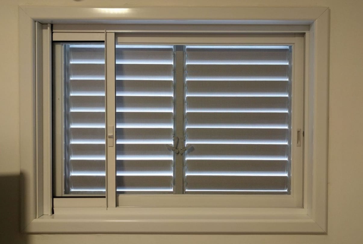 רשת נגד יתושים לבית