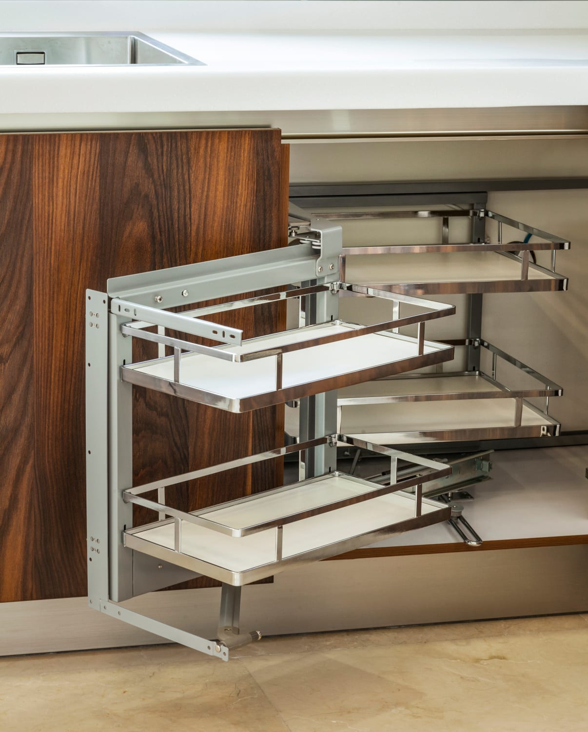 מתקן סופר מגיק בארון מטבח פינתי מתקן סופר מגיק בארון מטבח פינתי