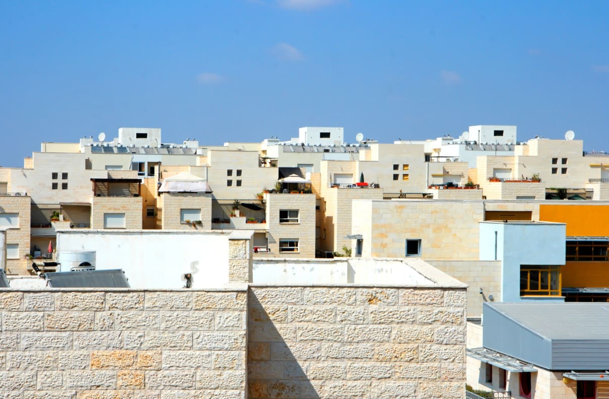 גג בבניין משותף גג בבניין משותף