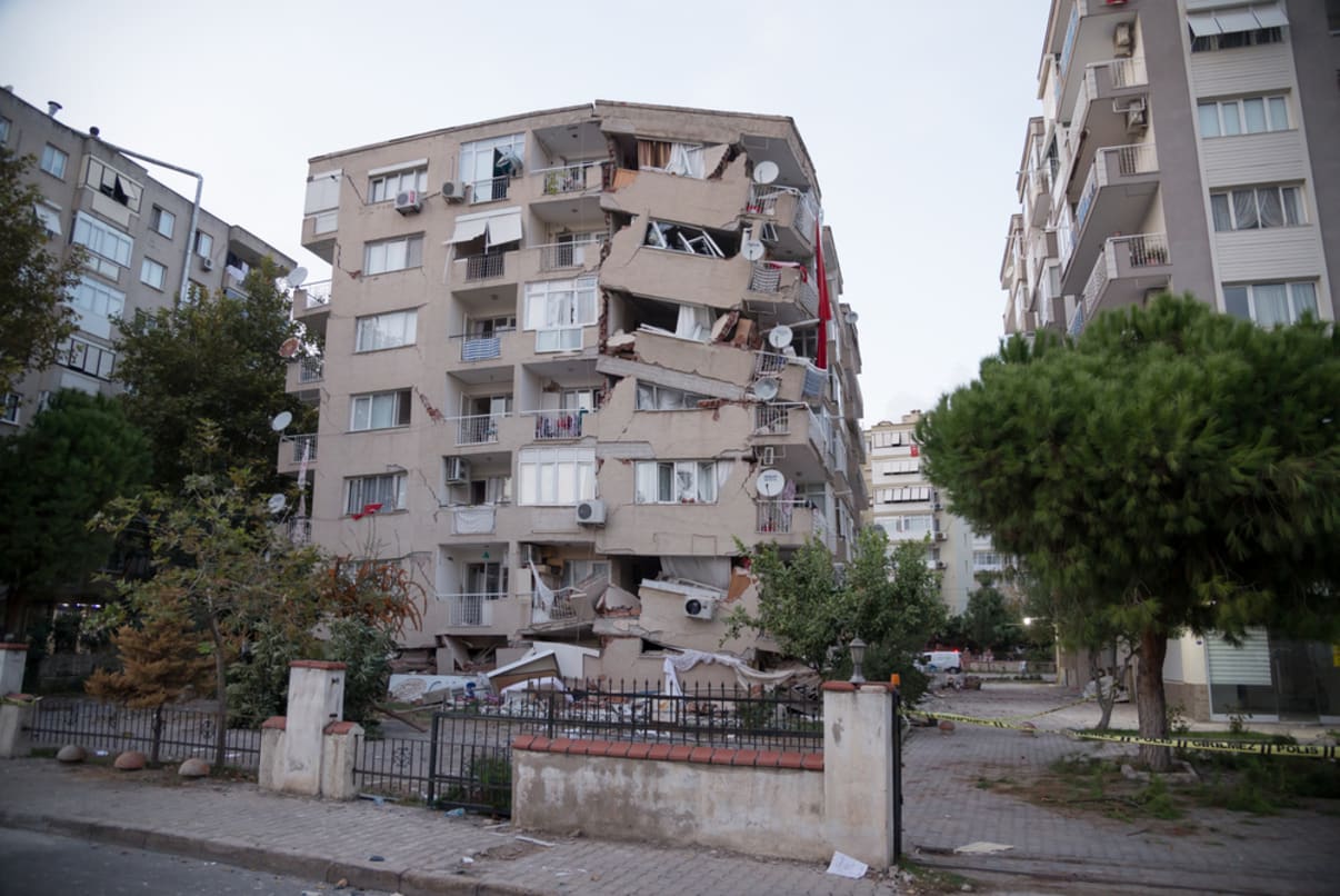 בניין מסוכן שקרס