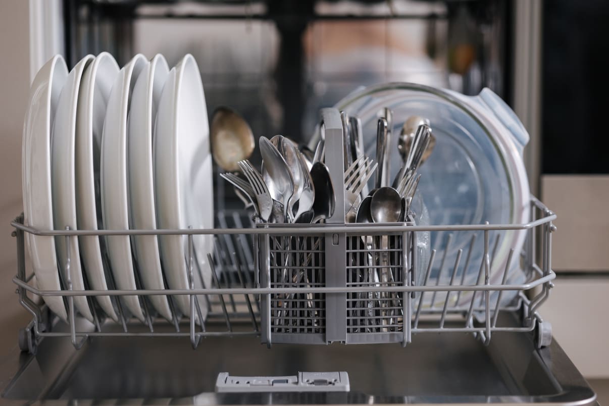 כלים מבריקים במדיח