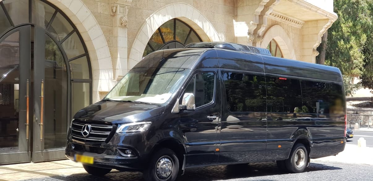 מיניבוס יוקרה להסעות VIP