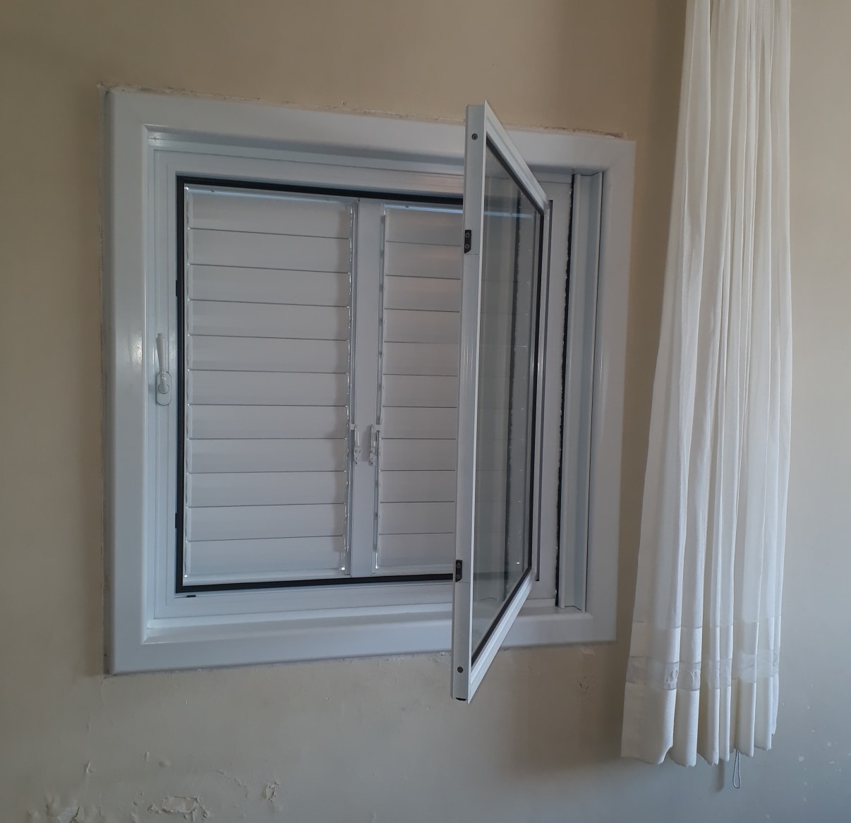 חלון ממד מתוקן