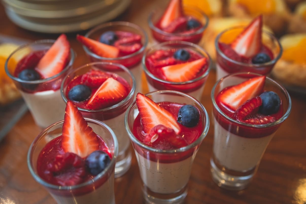 קינוחי קייטרינג באירועים קטנים