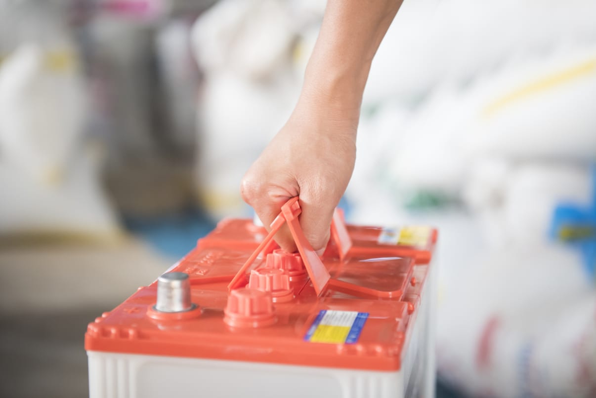 החלפת מצבר לרכב