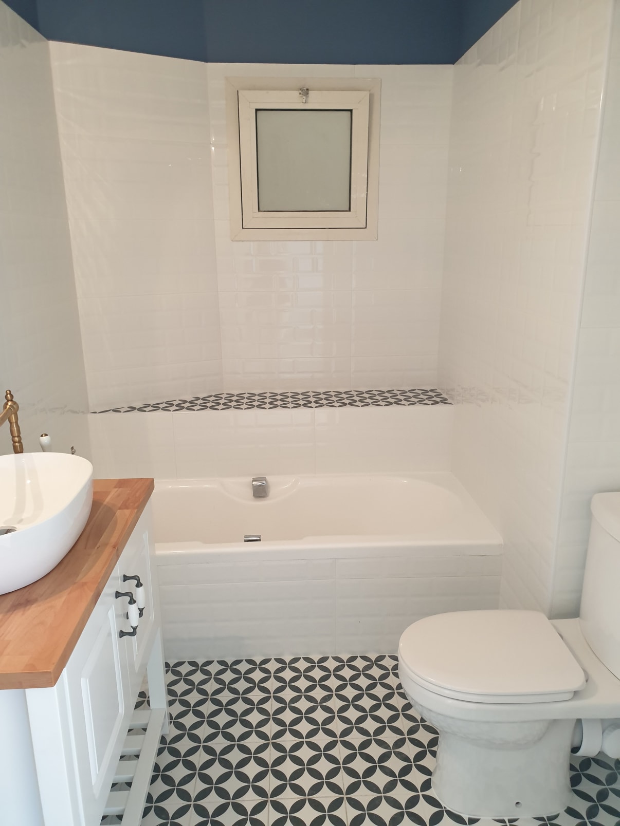 חדר אמבטיה משופץ