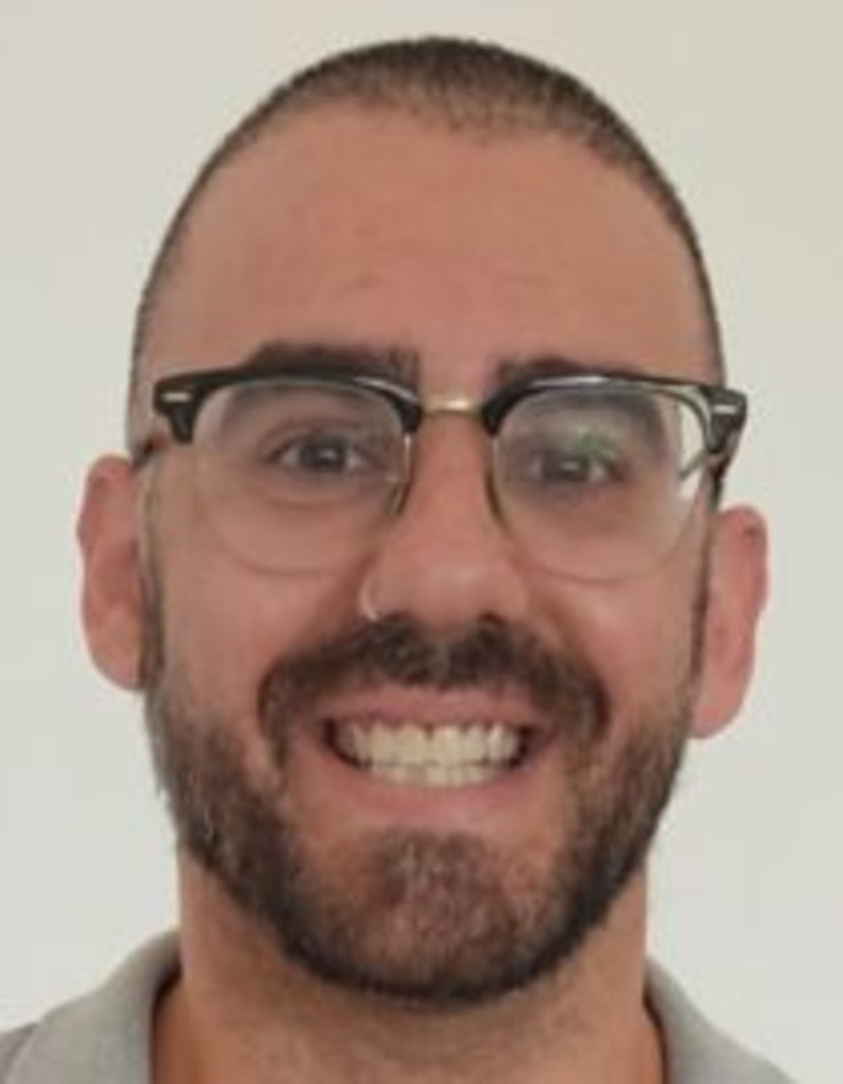 תמונת פורטרט של בעל המקצוע תמונת פורטרט של בעל המקצוע