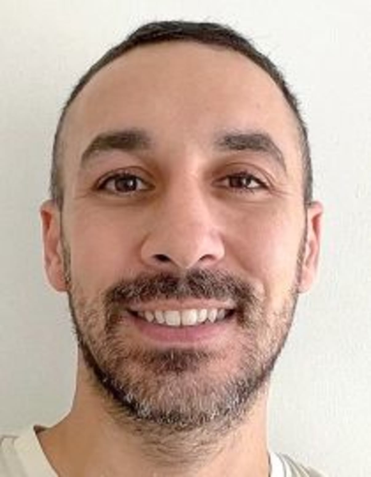 תמונת פורטרט של בעל המקצוע