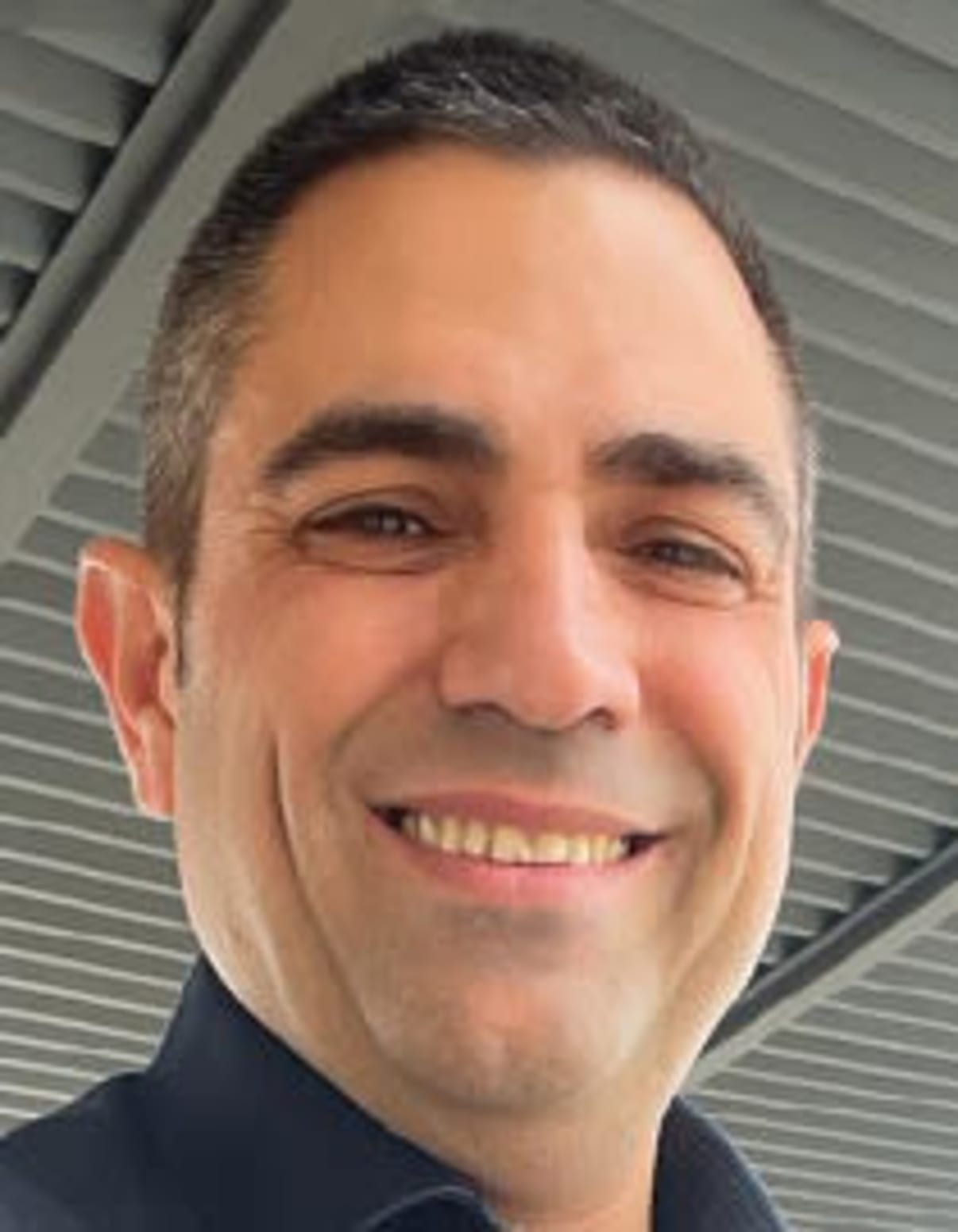 תמונת פורטרט של בעל המקצוע