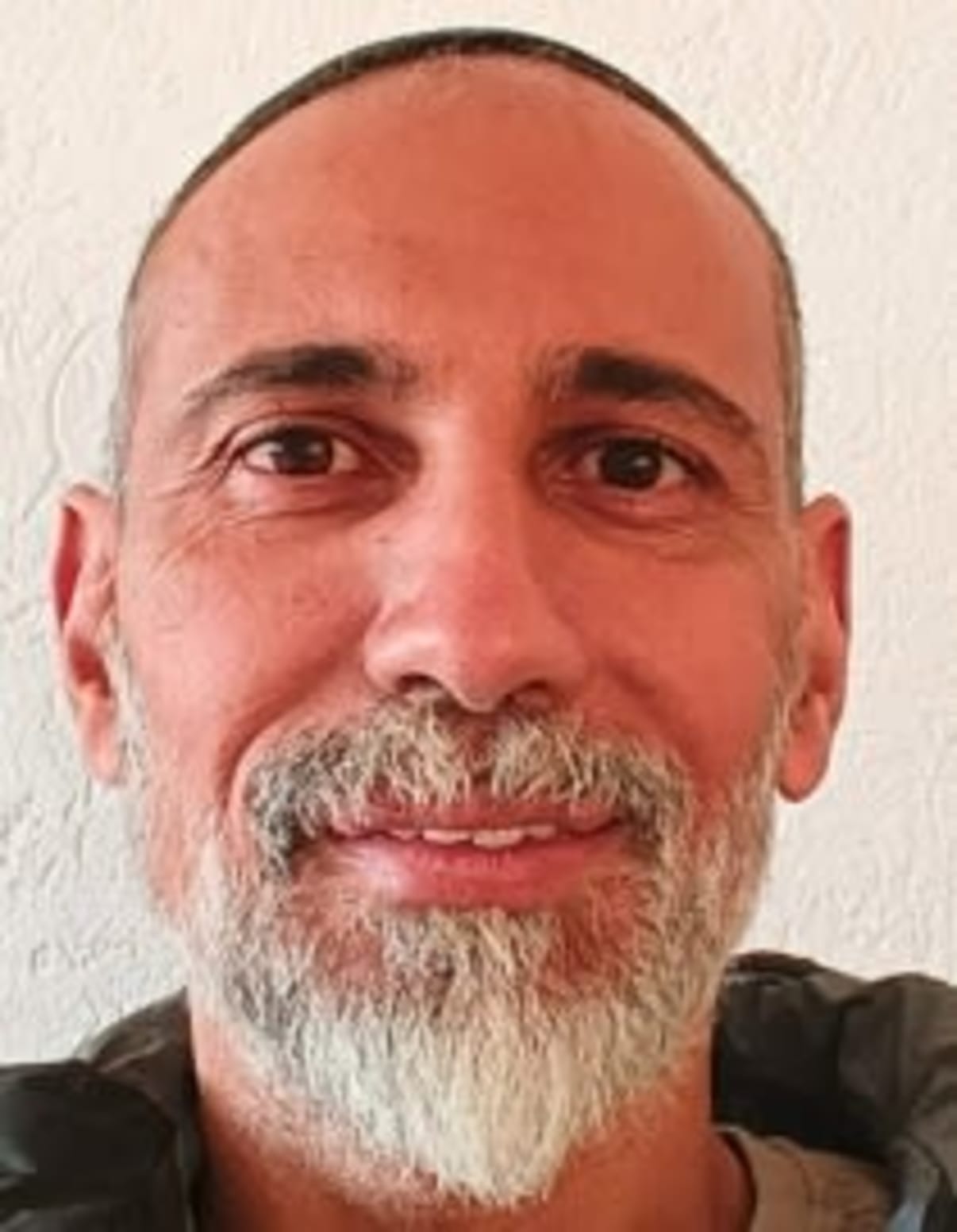 תמונת פורטרט של בעל המקצוע