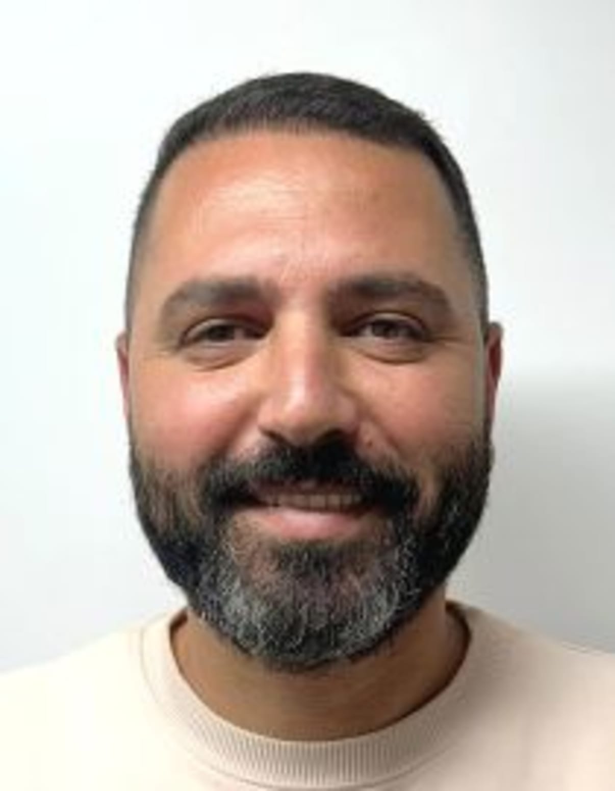 תמונת פורטרט של בעל המקצוע