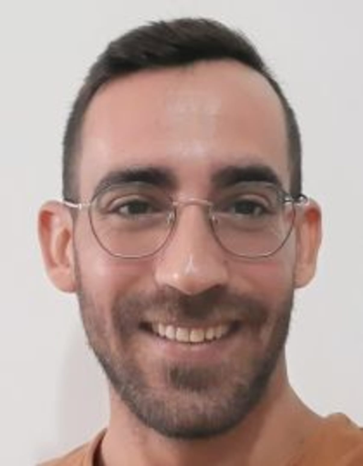 תמונת פורטרט של בעל המקצוע