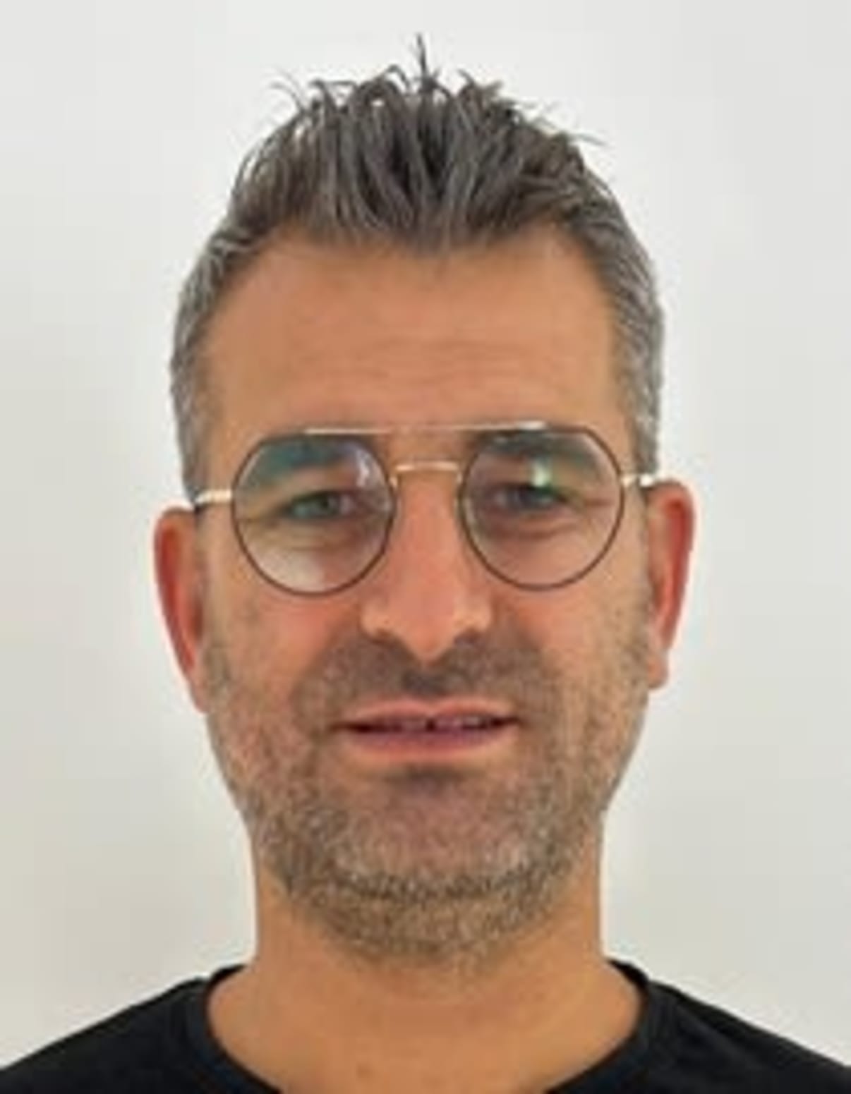 תמונת פורטרט של בעל המקצוע תמונת פורטרט של בעל המקצוע