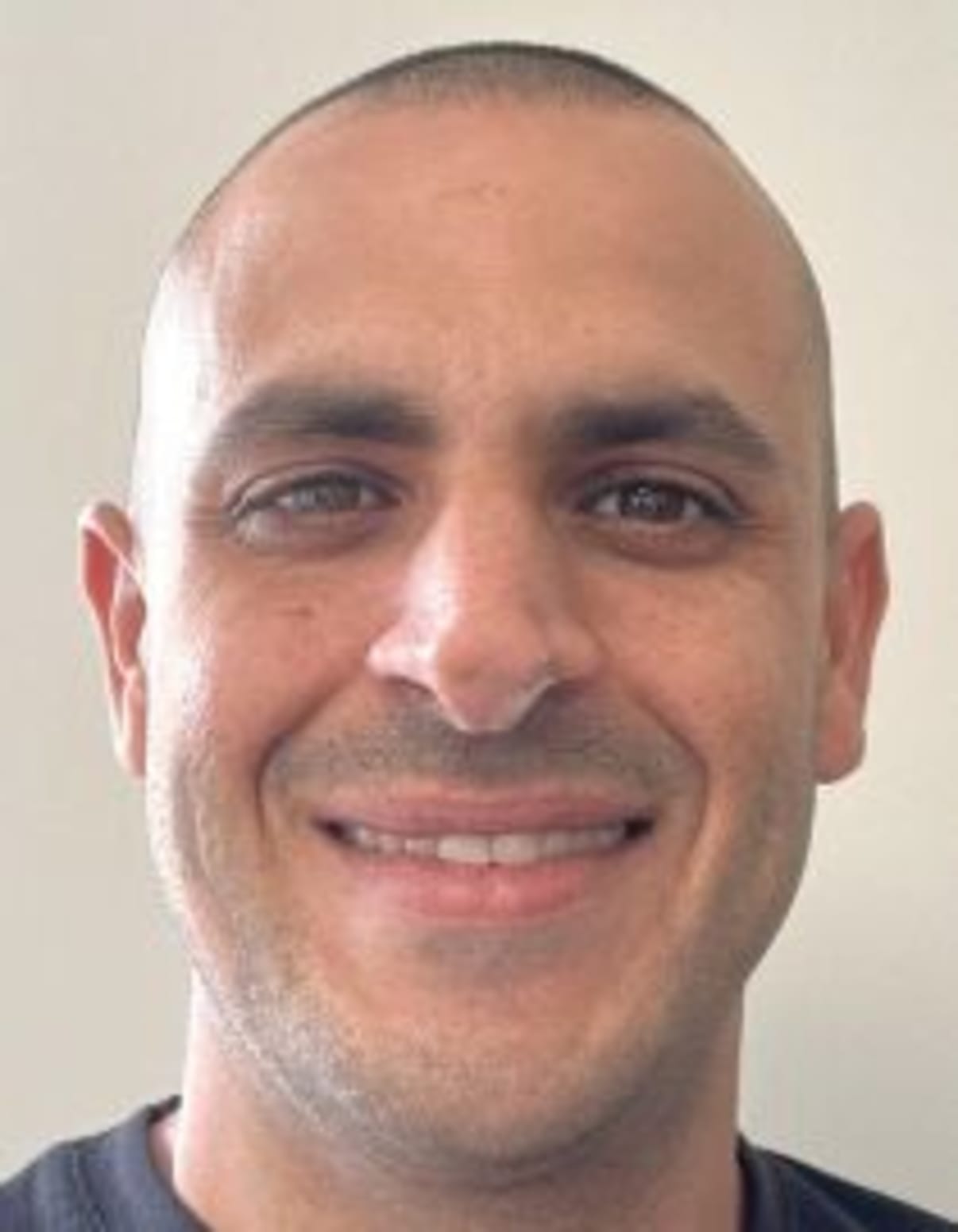 תמונת פורטרט של בעל המקצוע