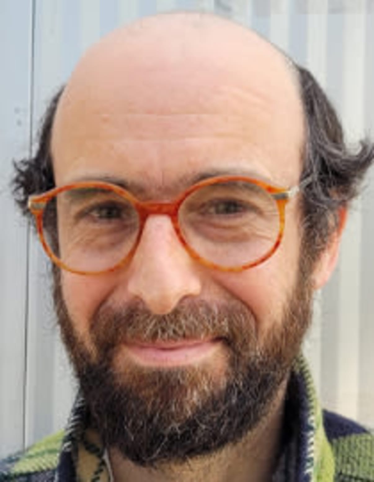 תמונת פורטרט של בעל המקצוע