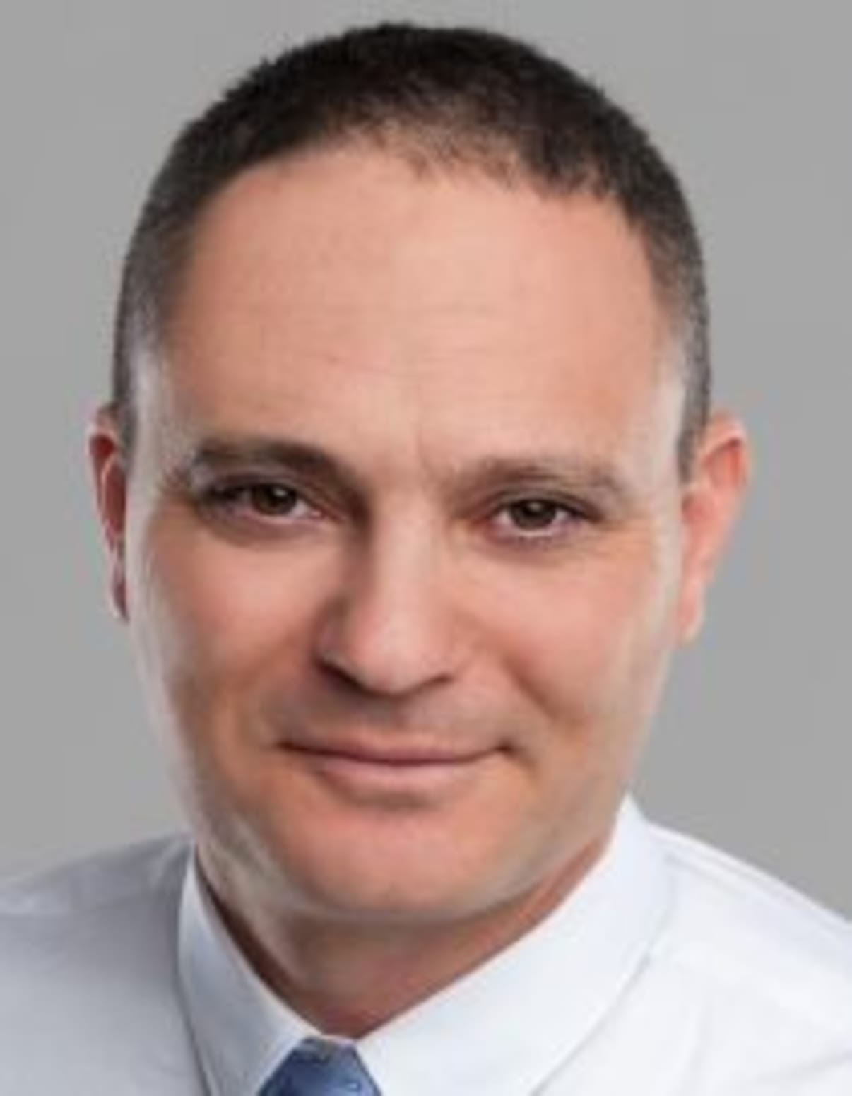 תמונת פורטרט של בעל המקצוע