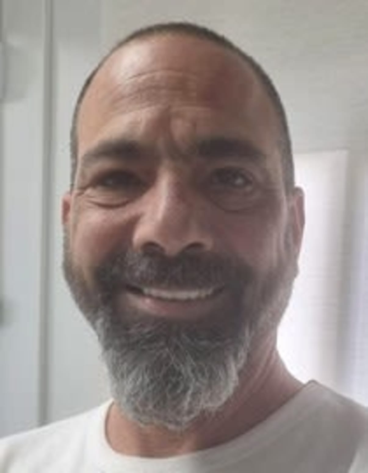 תמונת פורטרט של בעל המקצוע