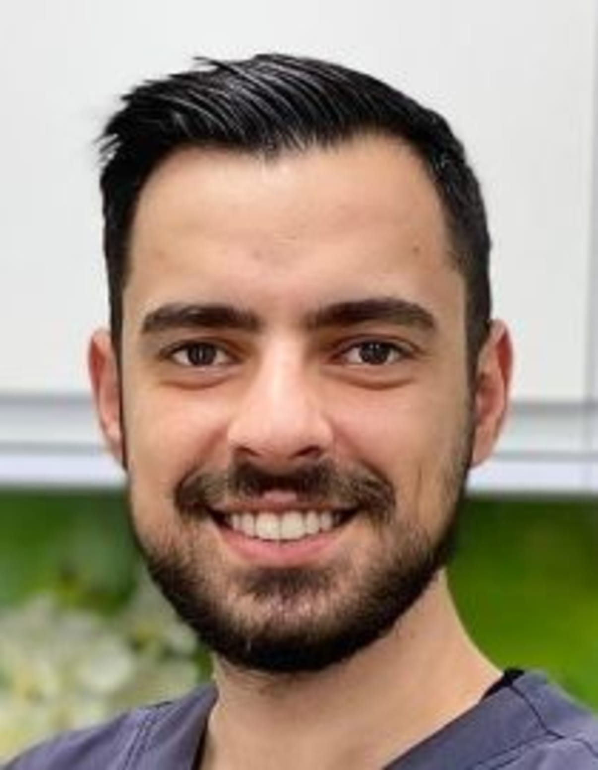 תמונת פורטרט של בעל המקצוע