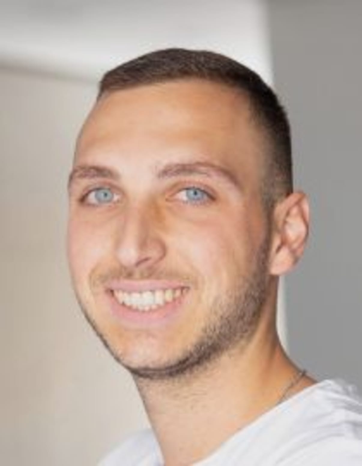 תמונת פורטרט של בעל המקצוע