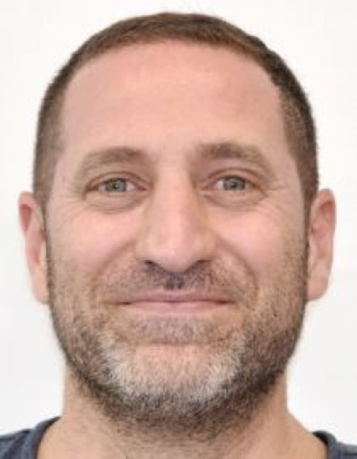 תמונת פורטרט של בעל המקצוע