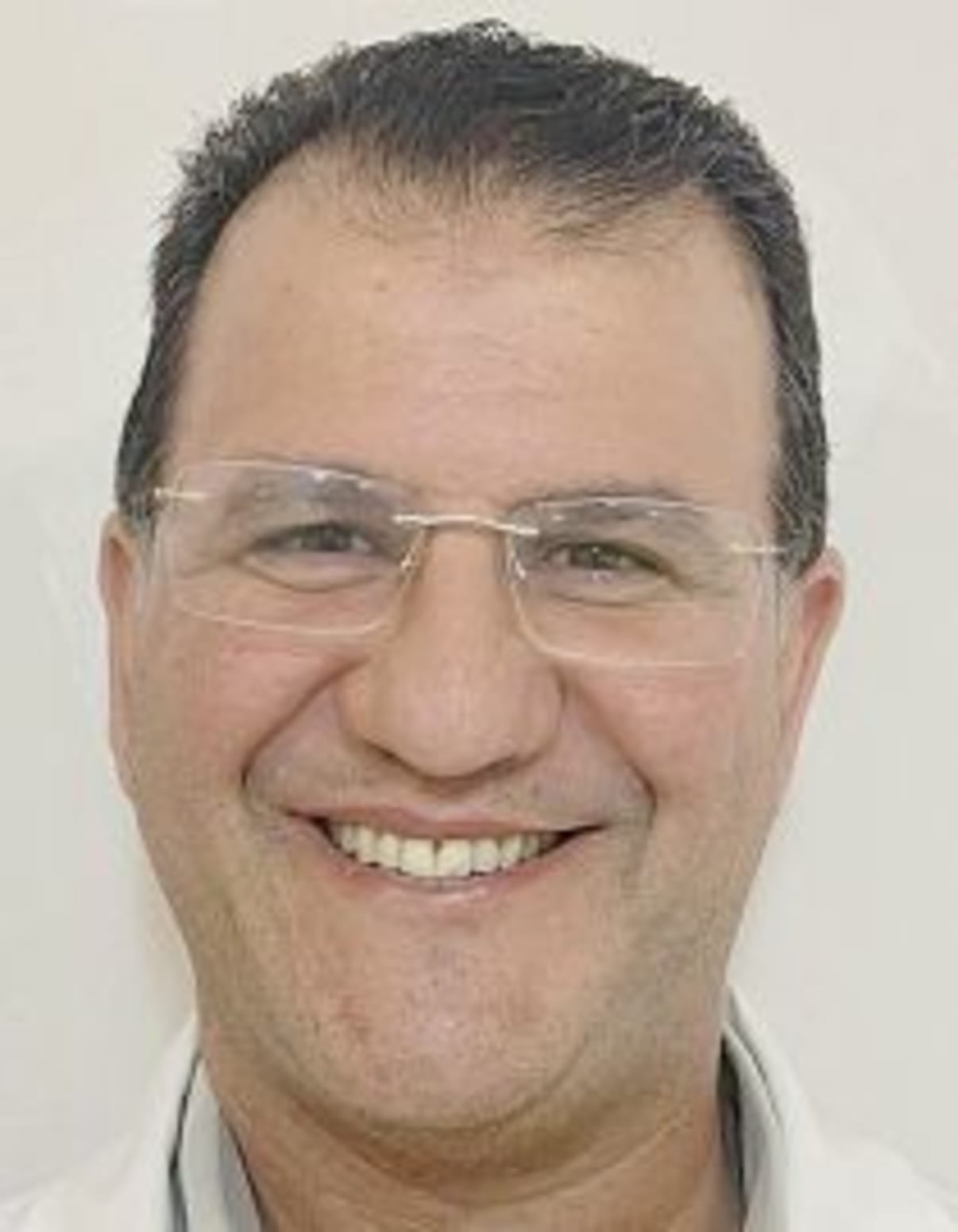 תמונת פורטרט של בעל המקצוע