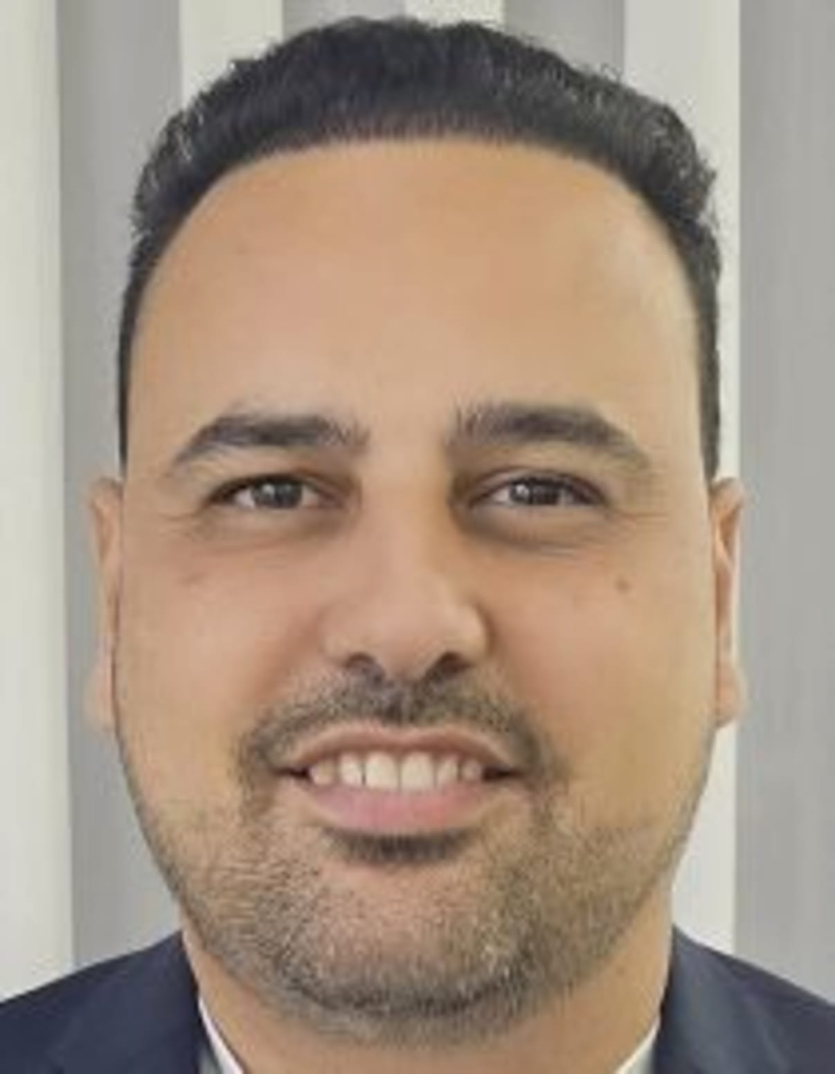 תמונת פורטרט של בעל המקצוע