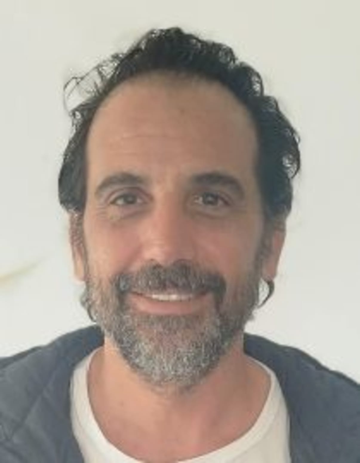 תמונת פורטרט של בעל המקצוע