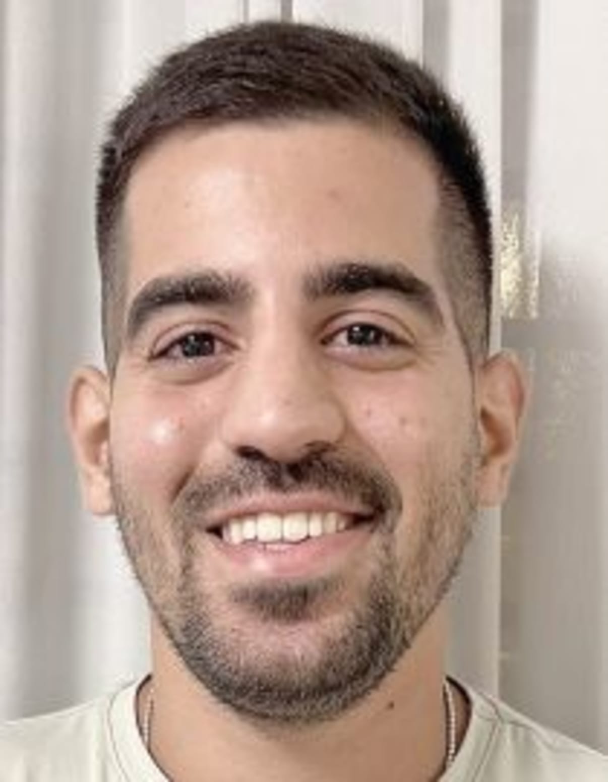 תמונת פורטרט של בעל המקצוע