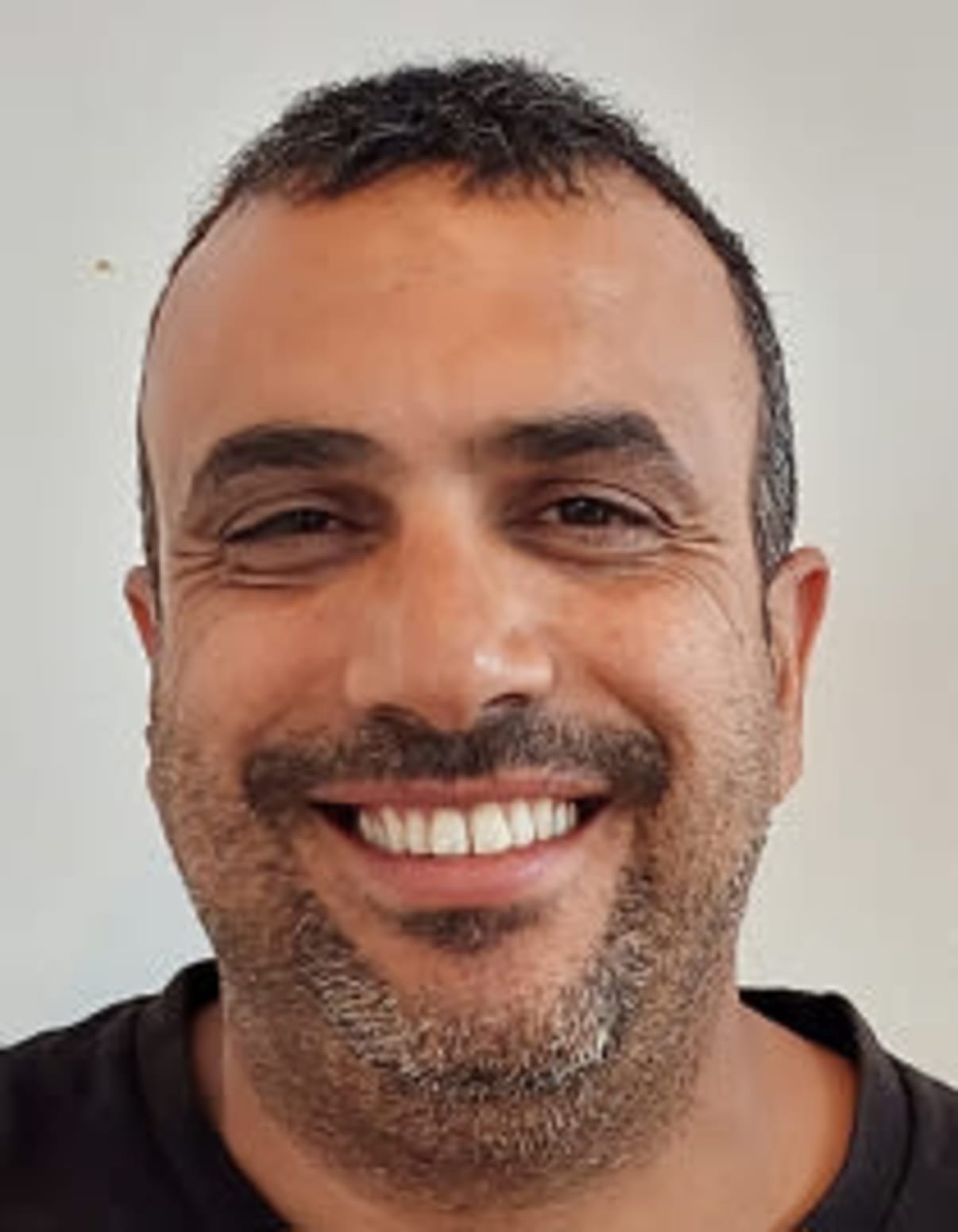 תמונת פורטרט של בעל המקצוע