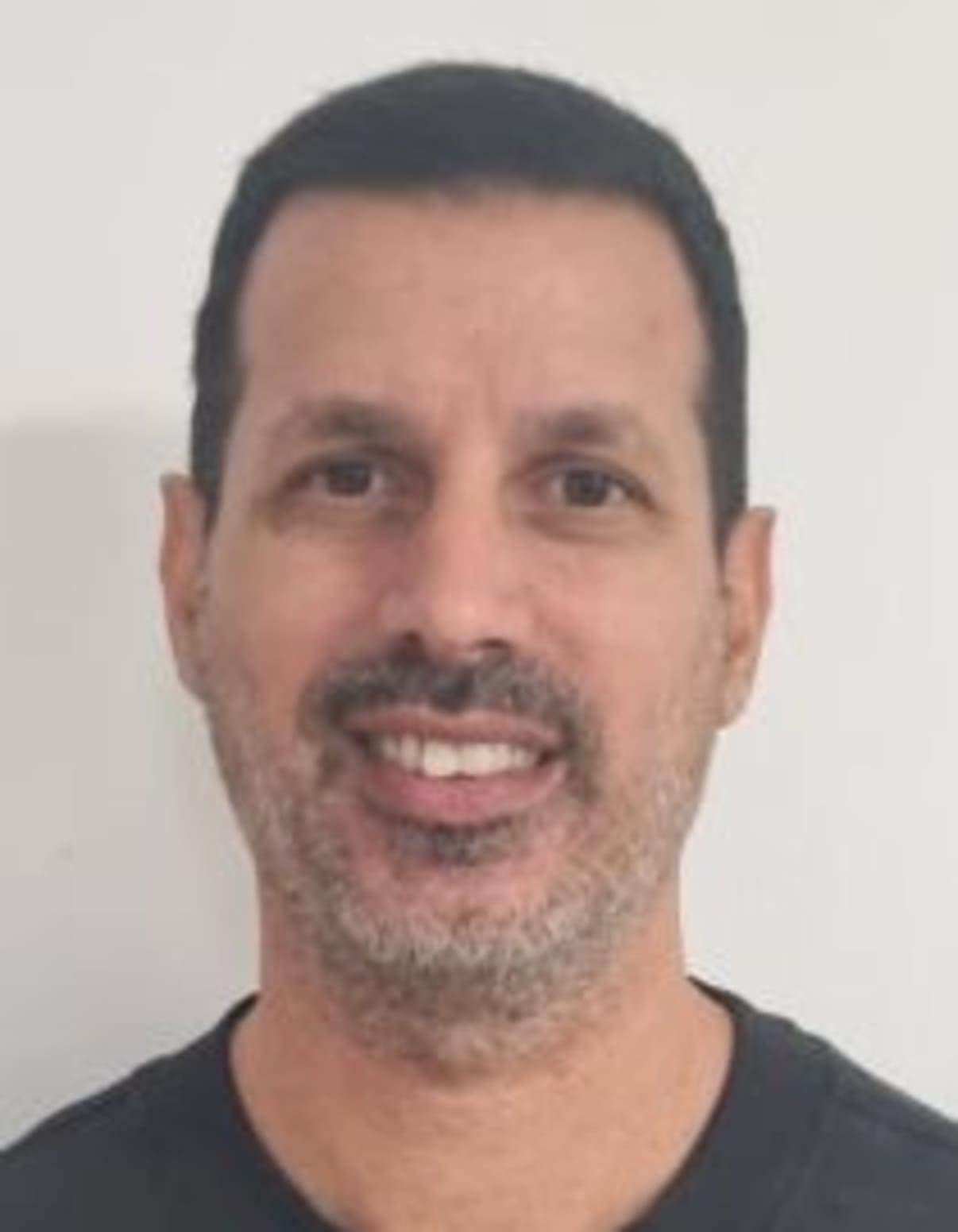 תמונת פורטרט של בעל המקצוע