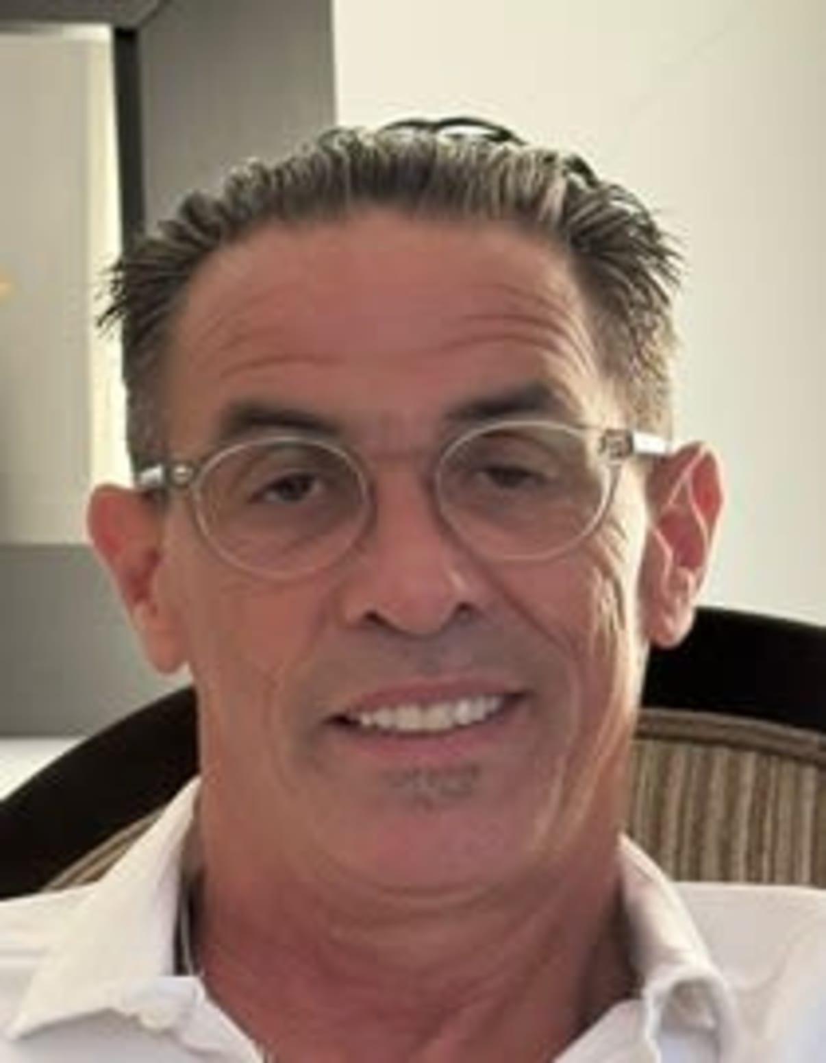 תמונת פורטרט של בעל המקצוע