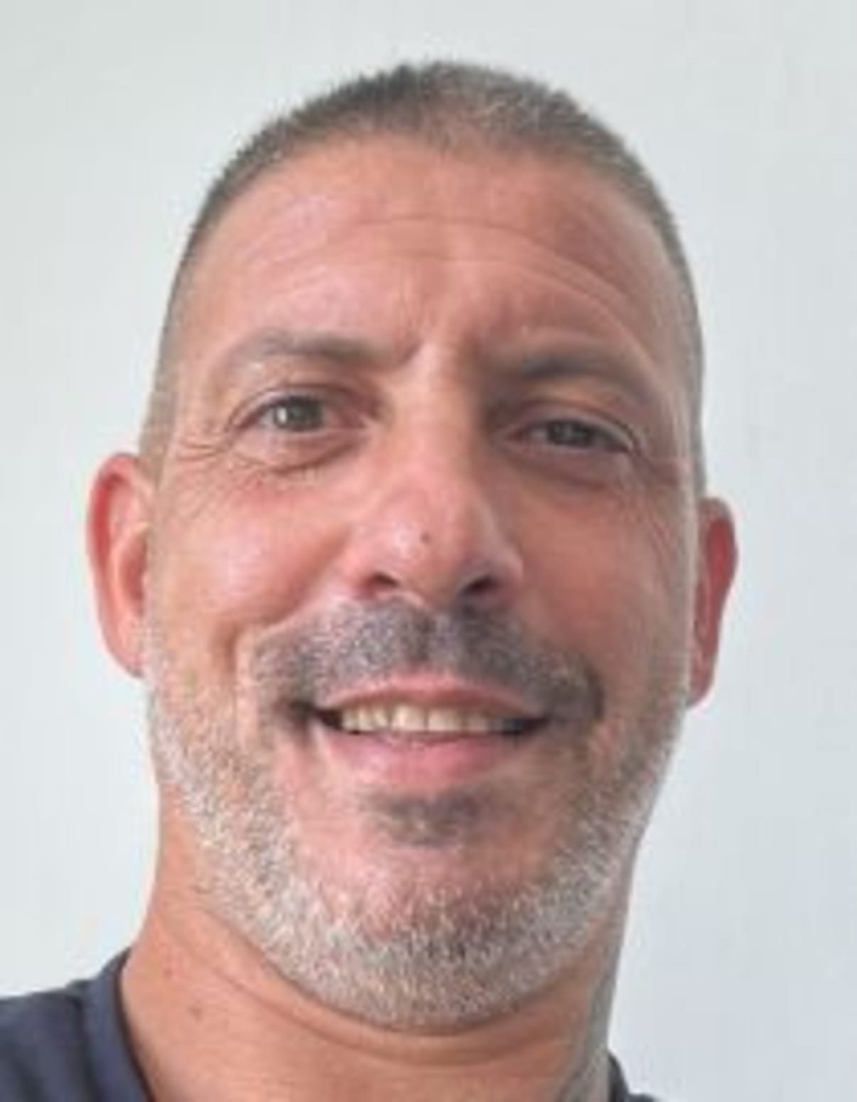 תמונת פורטרט של בעל המקצוע