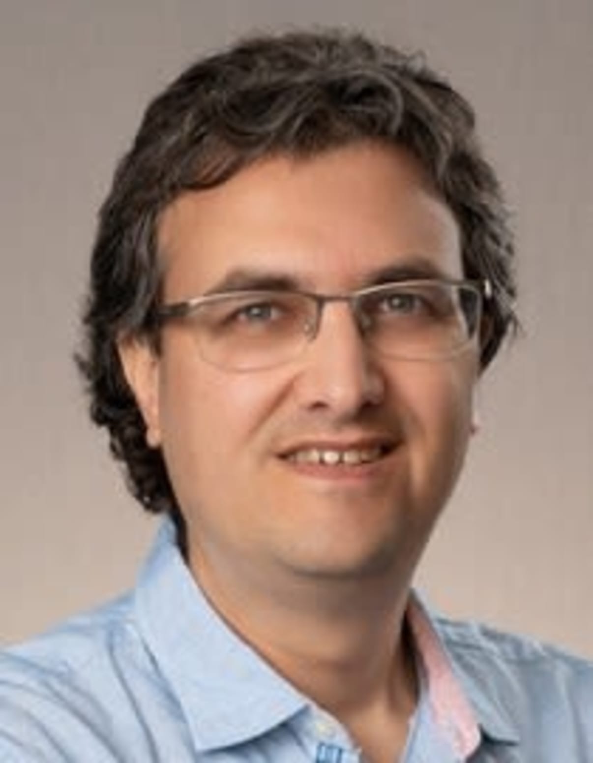 תמונת פורטרט של בעל המקצוע