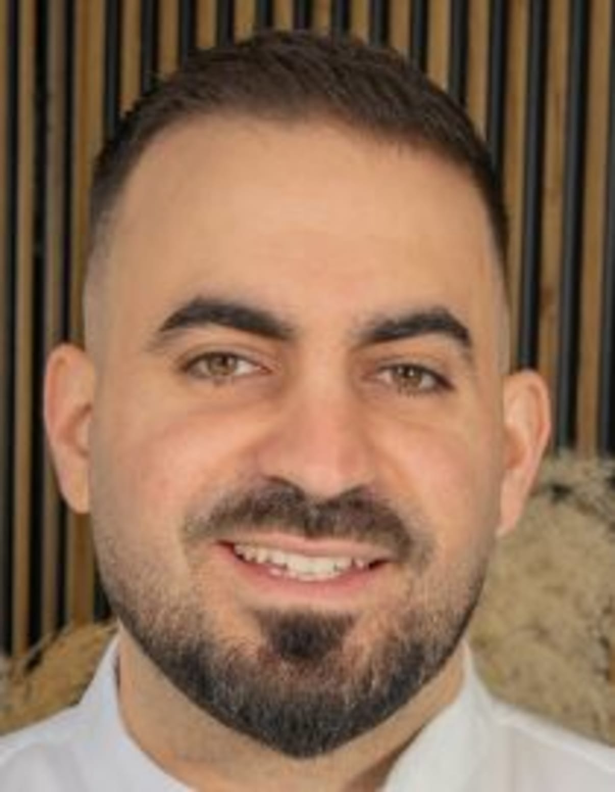 תמונת פורטרט של בעל המקצוע