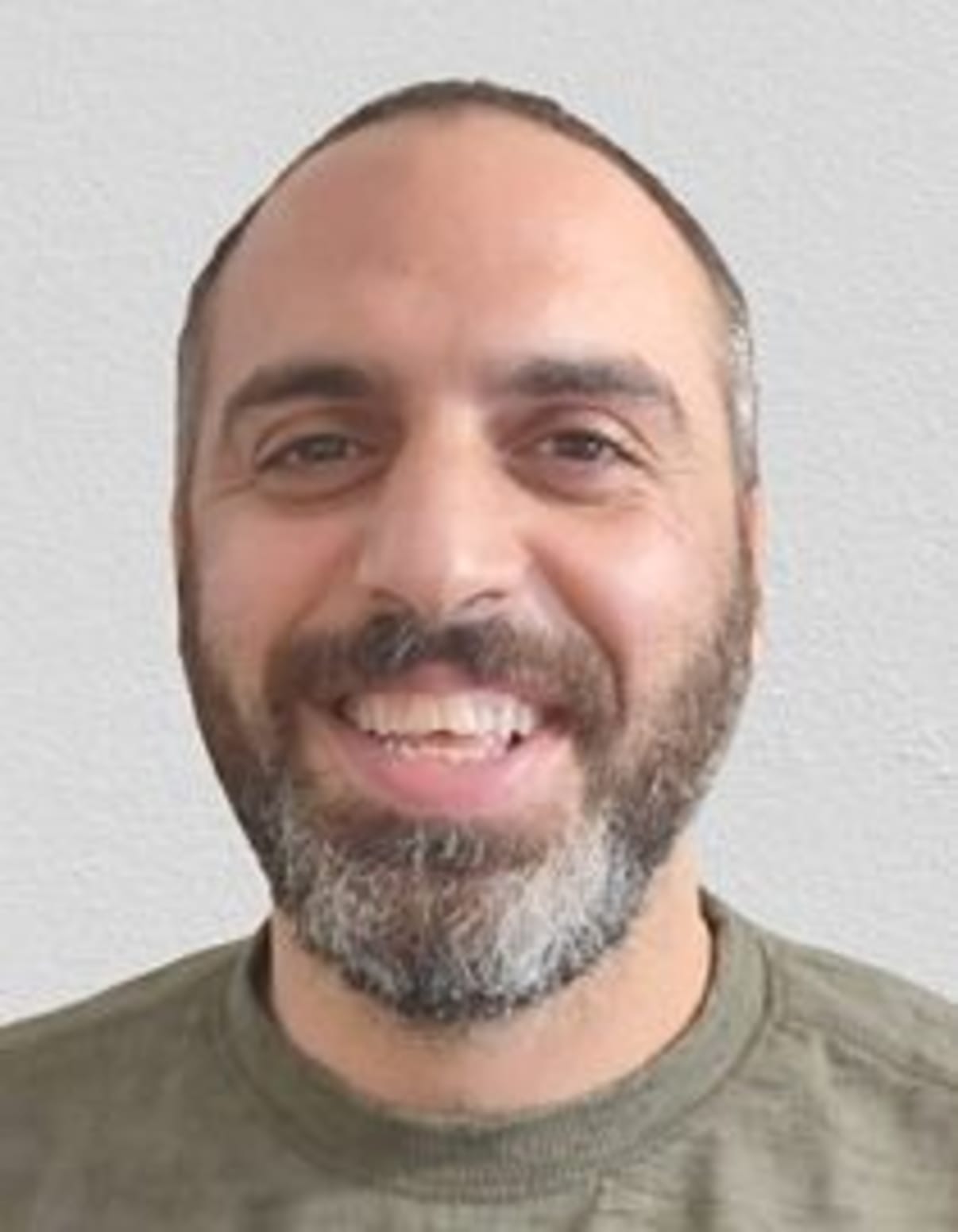 תמונת פורטרט של בעל המקצוע