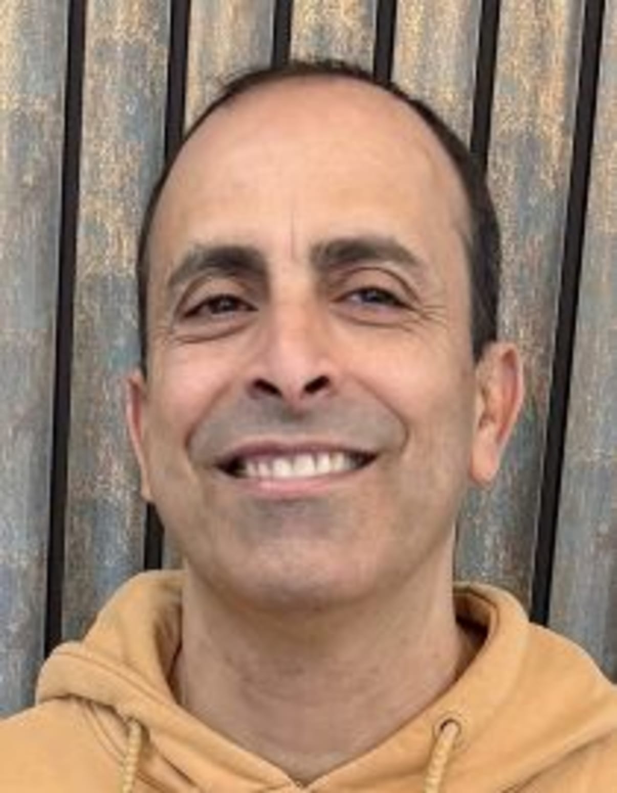 תמונת פורטרט של בעל המקצוע