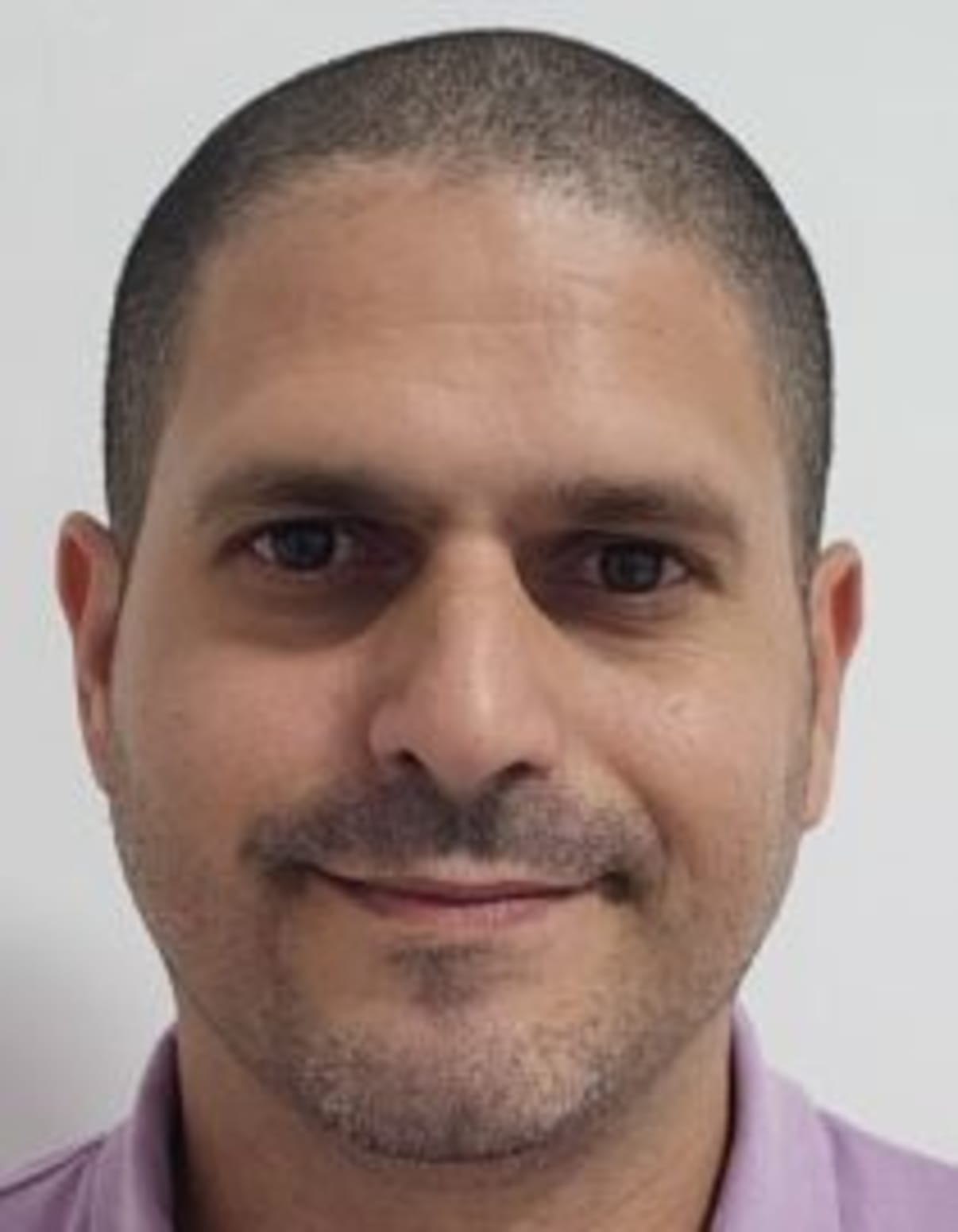 תמונת פורטרט של בעל המקצוע