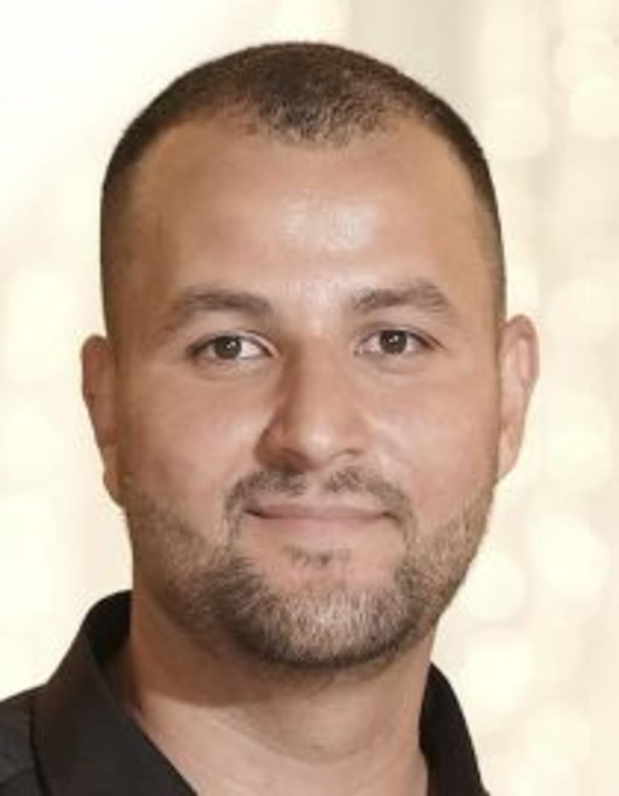 תמונת פורטרט של בעל המקצוע