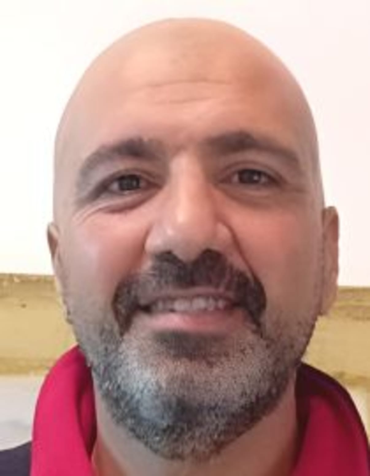 תמונת פורטרט של בעל המקצוע