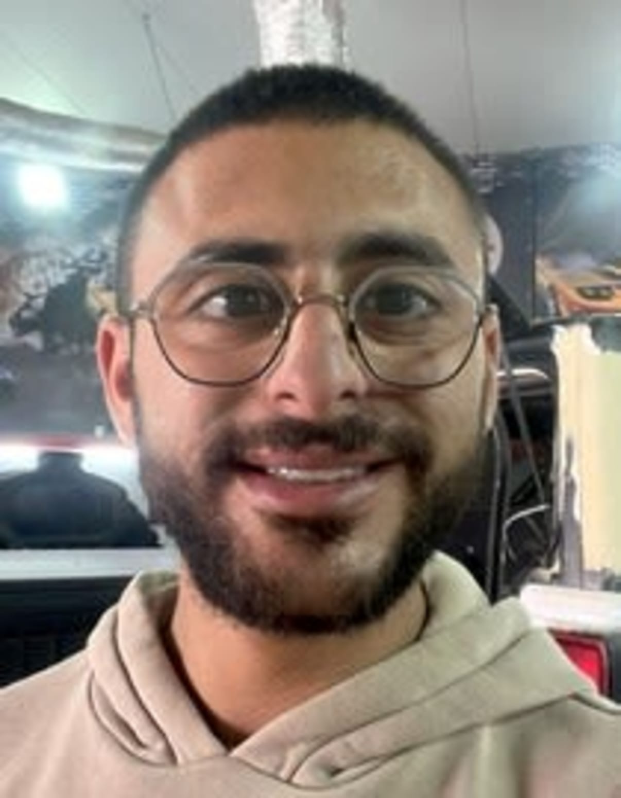 תמונת פורטרט של בעל המקצוע