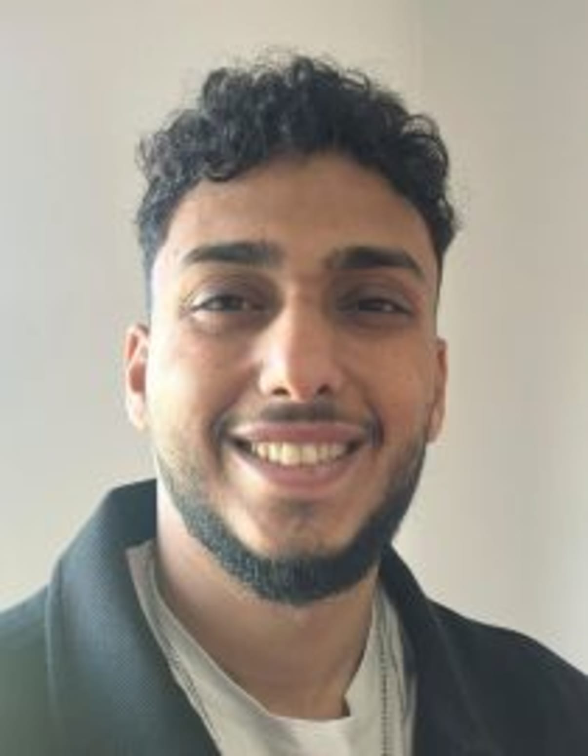 תמונת פורטרט של בעל המקצוע