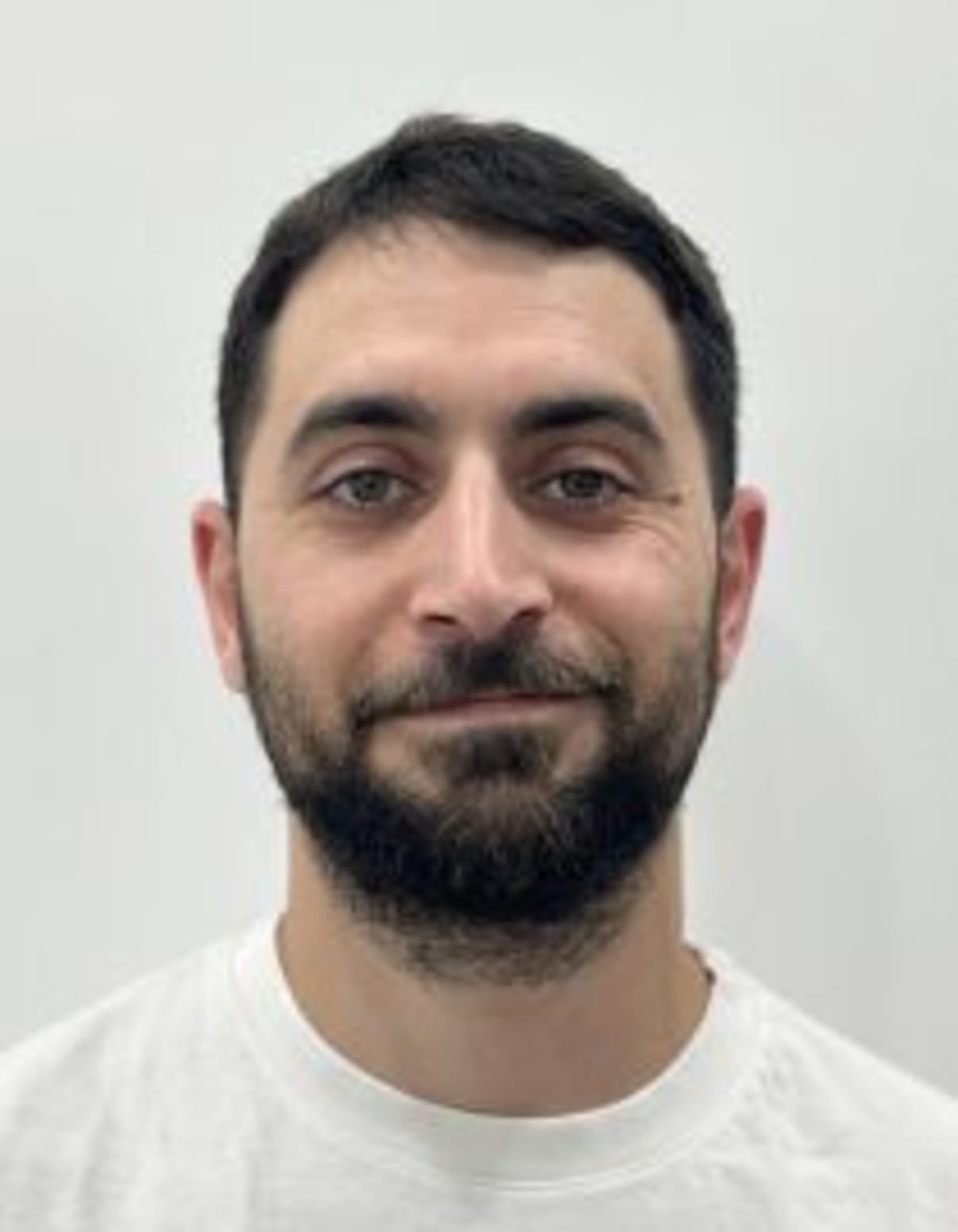 תמונת פורטרט של בעל המקצוע