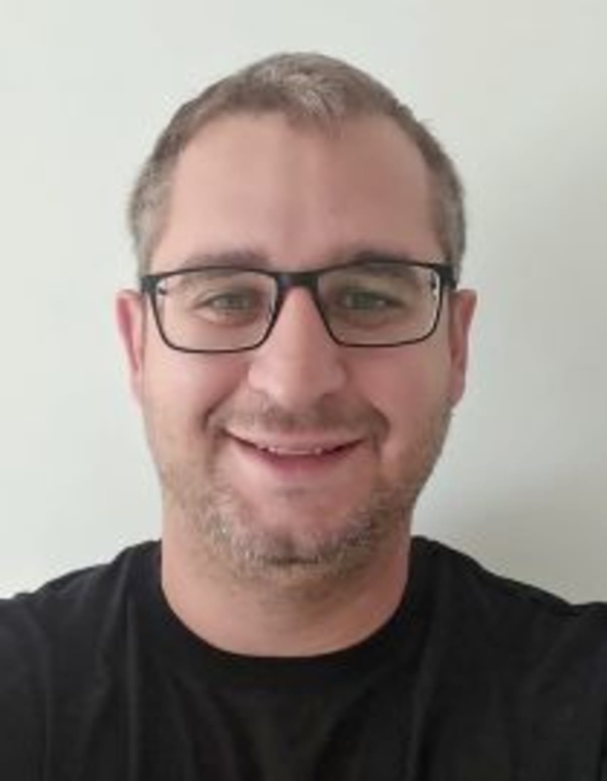 תמונת פורטרט של בעל המקצוע