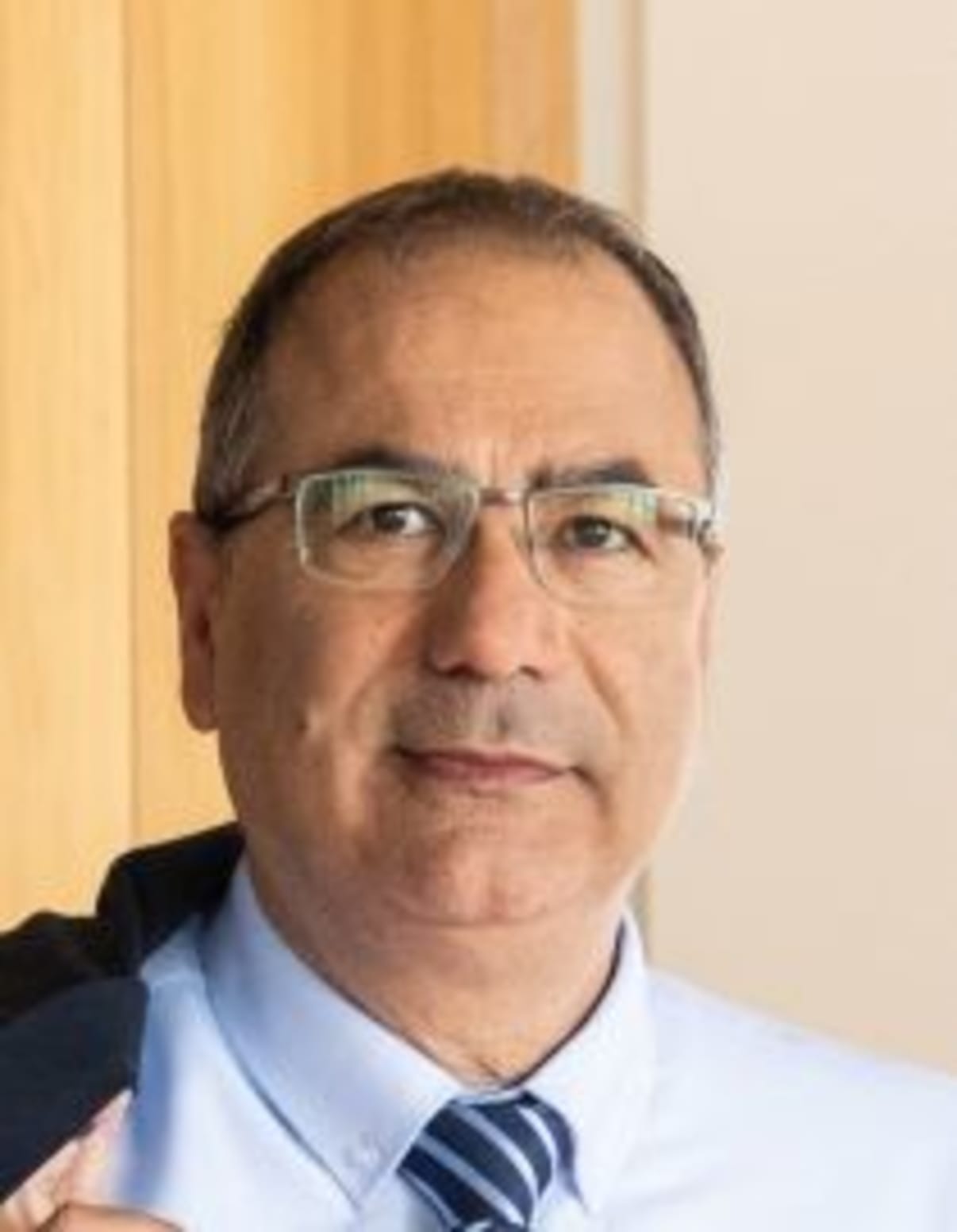 תמונת פורטרט של בעל המקצוע תמונת פורטרט של בעל המקצוע